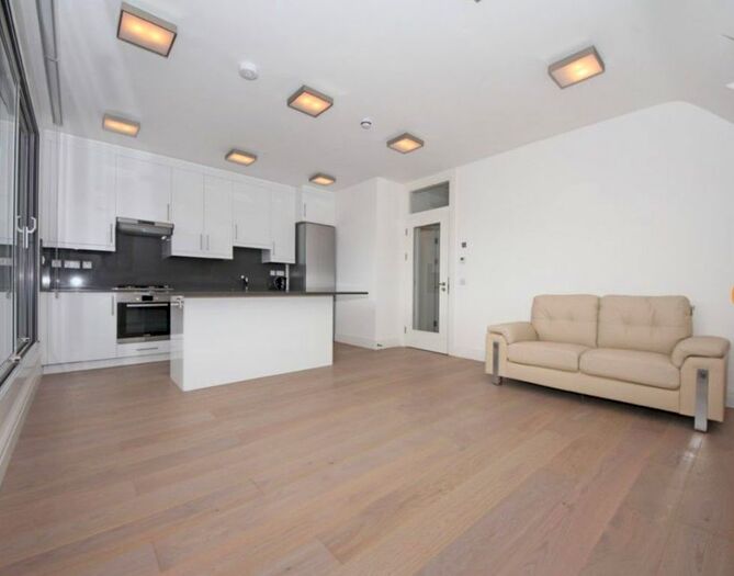 2 Bedroom Flat To Rent In Elm Avenue, London, W5
