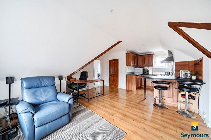 1 Bedroom Flat For Sale In Guildford, Surrey, GU1