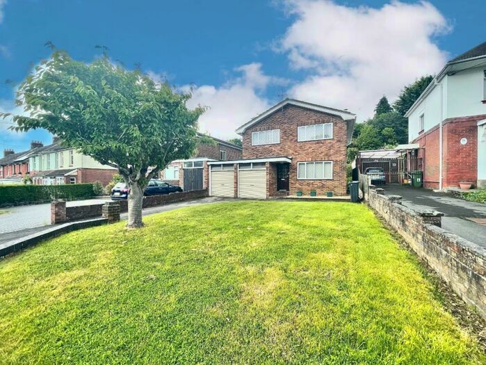 4 Bedroom Link Detached House To Rent In Lower New Road. West End, Southampton, SO30