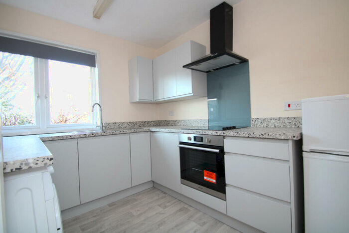 1 Bedroom Flat To Rent In Croydon Grove, Croydon, CR0