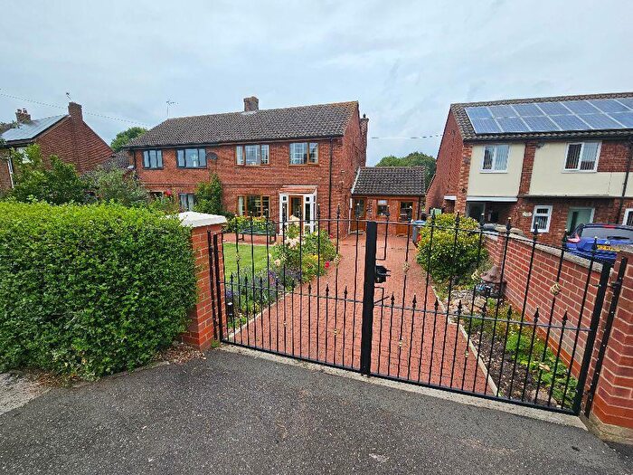 3 Bedroom Semi-Detached House For Sale In Priestgate, East Markham, Newark, NG22