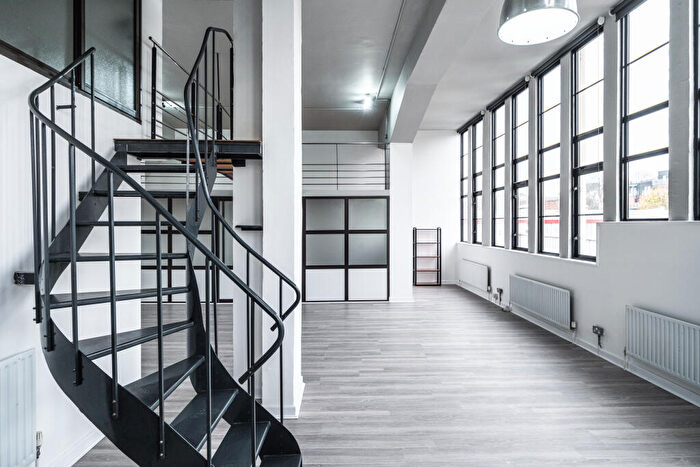 2 Bedroom Apartment To Rent In Dehavilland Studios, Clapton, E5