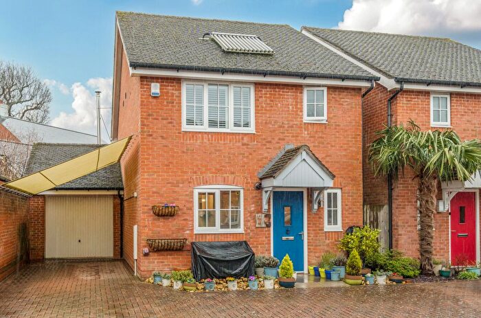 3 Bedroom Detached House For Sale In Wadham Close, Romsey, Hampshire, SO51