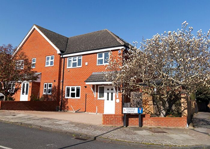 4 Bedroom Semi Detached House For Sale In Temple Grove, Enfield, EN2