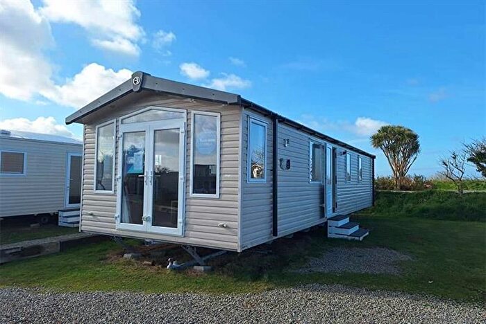 2 Bedroom Mobile/park Home For Sale In Hendra Croft, Newquay, TR8