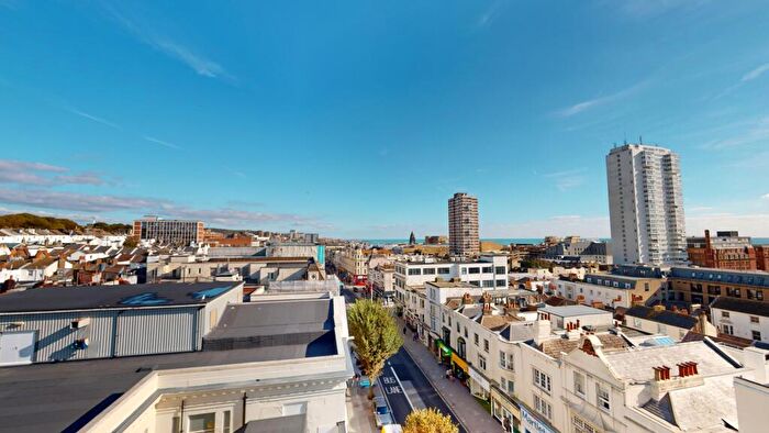 2 Bedroom Flat For Sale In Western Road, City Centre, Brighton, BN1