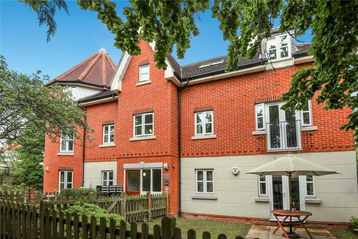 2 Bedroom Apartment To Rent In Wessex Gate, Shinfield Road, Reading, Berkshire, RG2