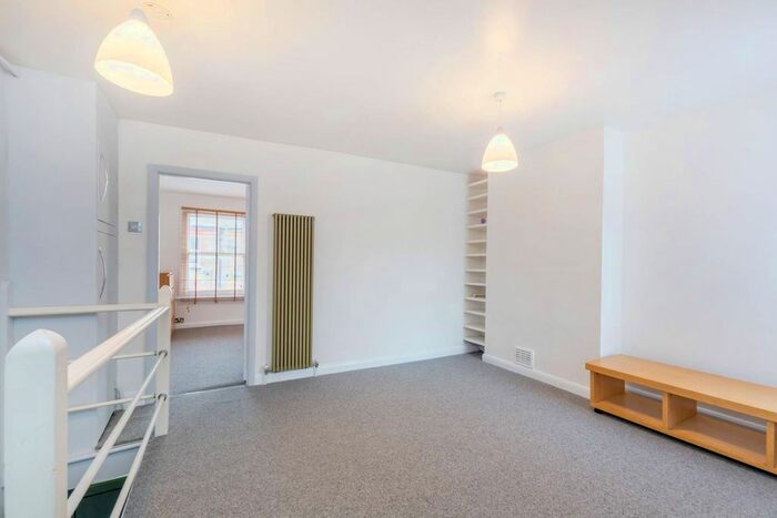 1 Bedroom Flat To Rent In Leverson Street, Streatham, London, SW16