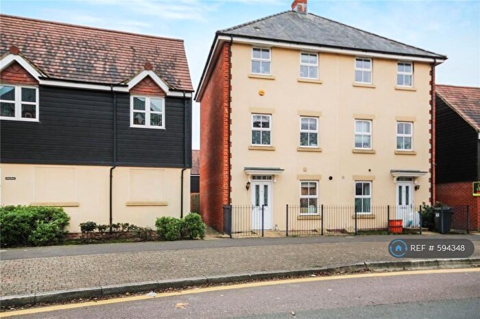 4 Bedroom Semi-Detached House To Rent In Torun Way, Swindon, SN25