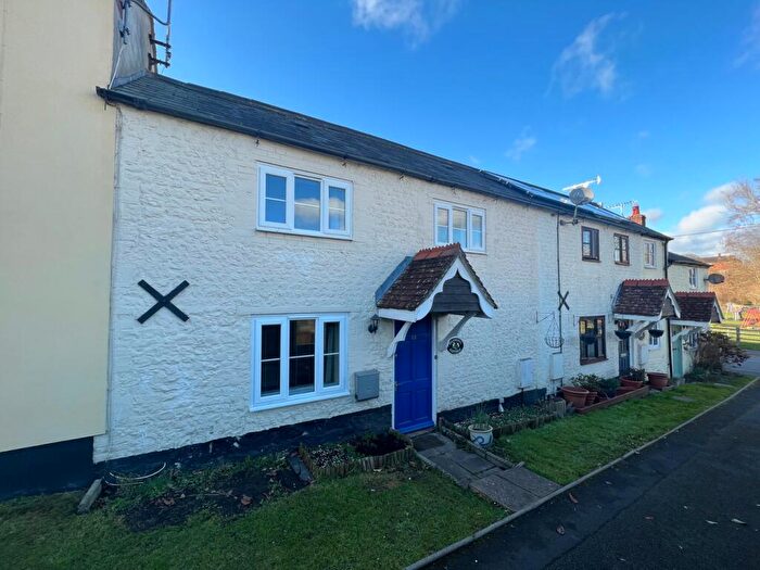 2 Bedroom Cottage For Sale In Brook Street, Warminster, BA12