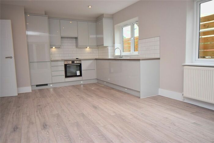 2 Bedroom Flat To Rent In Pitcher's Yard, 25A Summers Road, Burnham, Bucks SL1