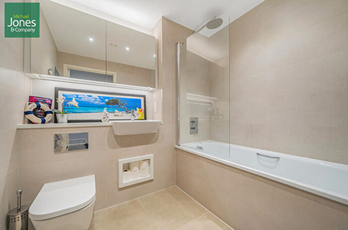 2 Bedroom Flat To Rent In Brighton Road, Worthing, West Sussex, BN11
