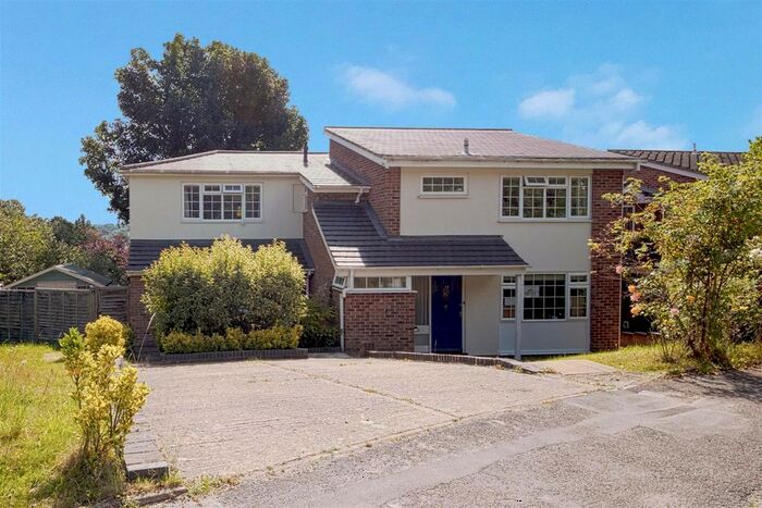 4 Bedroom Property To Rent In Barnards Hill, Marlow, SL7