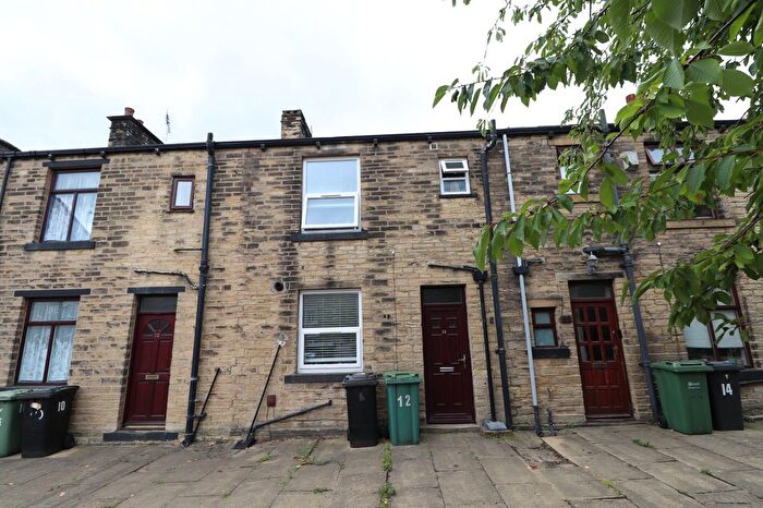 2 Bedroom Terraced House To Rent In Laburnum Street, Farsley, Pudsey, West Yorkshire, Uk, LS28