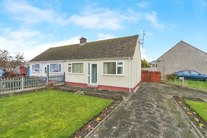 2 Bedroom Bungalow For Sale In Y Glyn, Llandudno Junction, Conwy, LL31