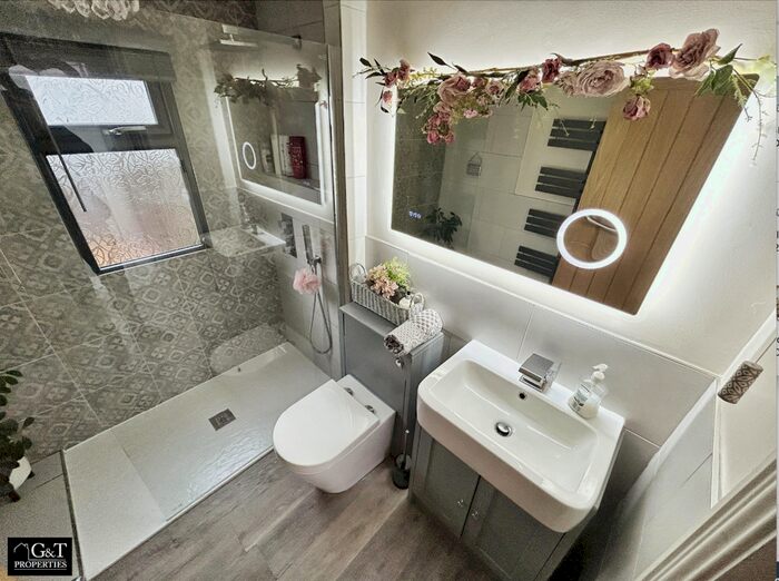 1 Bedroom Bungalow For Sale In Hinksford Mobile Home Park, Kingswinford, DY6