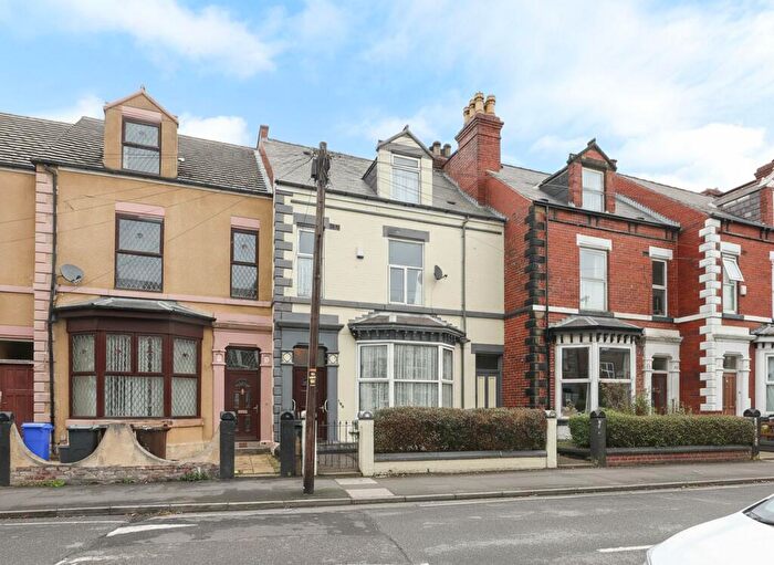5 Bedroom Terraced House For Sale In Machon Bank, Sheffield, S7