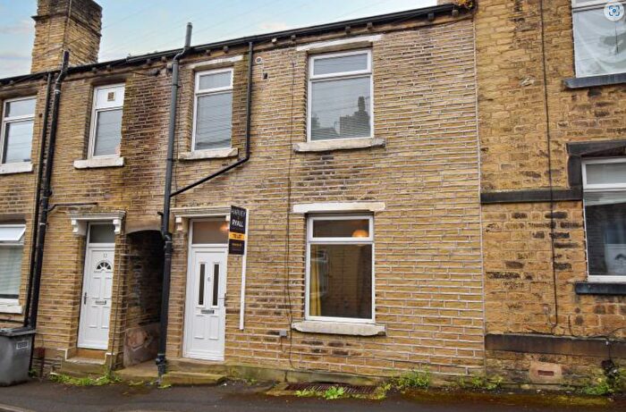 3 Bedroom Terraced House To Rent In Prince Street, Huddersfield, West Yorkshire, HD4