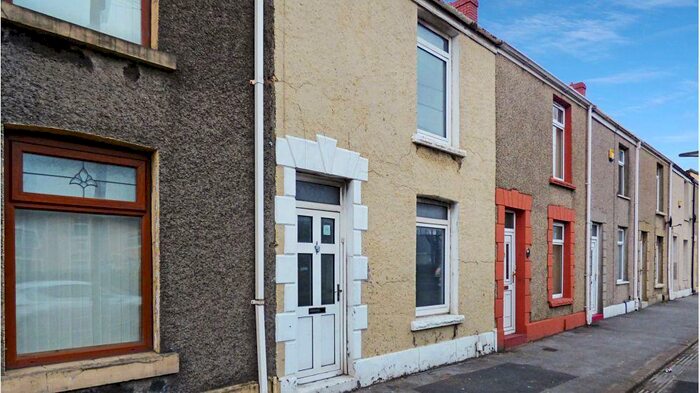3 Bedroom Terraced House To Rent In Fabian Way, Swansea, SA1