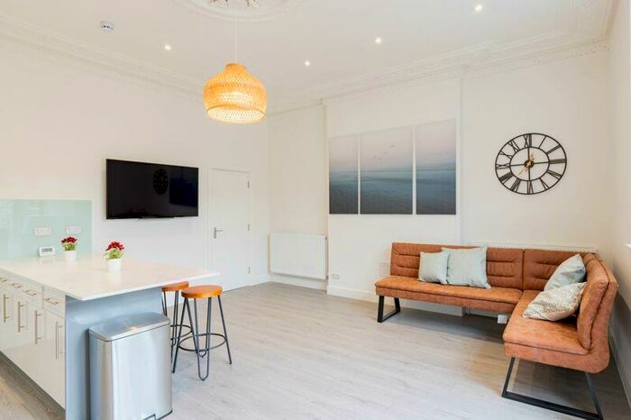 5 Bedroom Flat To Rent In Clifton Park Road, Bristol, BS8