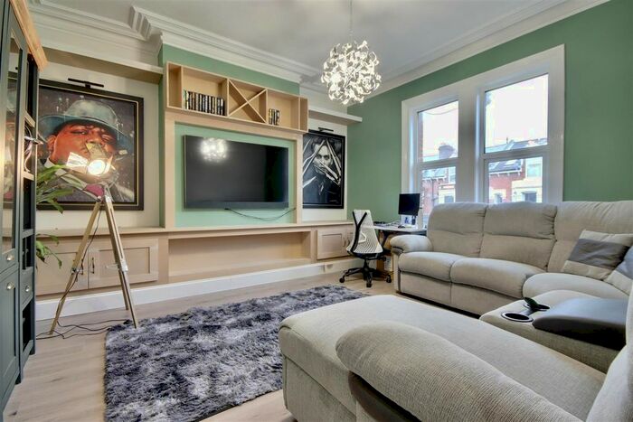 2 Bedroom Flat To Rent In Victoria Road North, Southsea, PO5