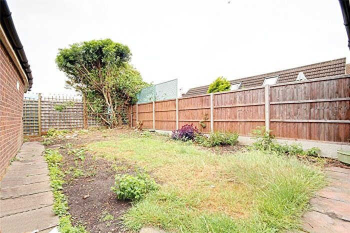 3 Bedroom Semi-Detached House To Rent In Palmers Way, Cheshunt, Waltham Cross, Hertfordshire, EN8