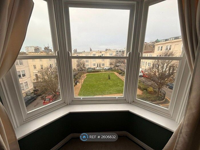 3 Bedroom Flat To Rent In Clarence Square, Brighton, BN1