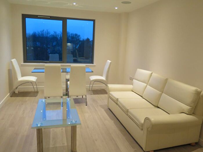 2 Bedroom Flat To Rent In Friern Barnet Road, Observatory Court, N11