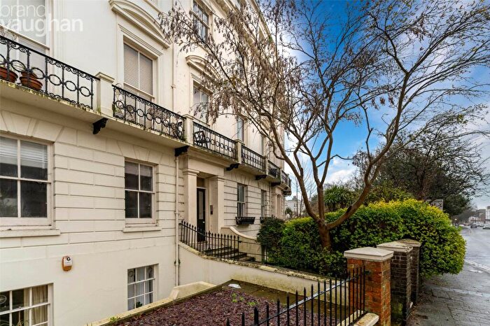 2 Bedroom Flat To Rent In Montpelier Crescent, Brighton, East Sussex, BN1