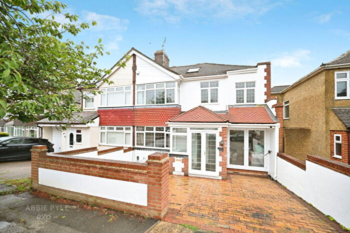 5 Bedroom Semi-Detached House For Sale In Valley View Road, Rochester, ME1