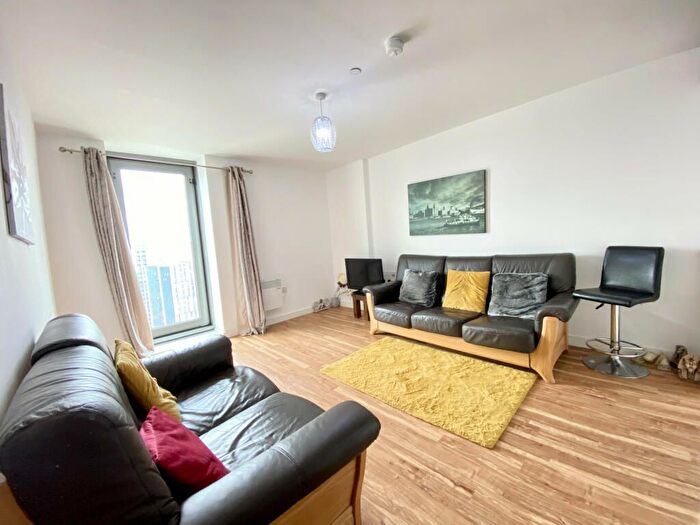 3 Bedroom Flat To Rent In Michigan Point Tower A, Salford Quays, Salford, M50