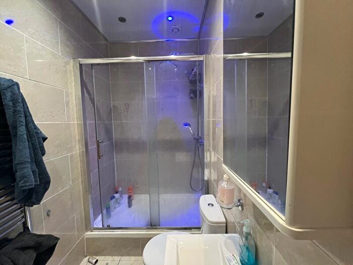 9 Bedroom Terraced House To Rent In Cardigan Road, Headingley, Leeds, LS6