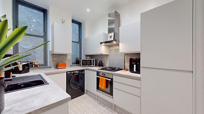 1 Bedroom Flat For Sale In Dumbarton Road, Glasgow, G11