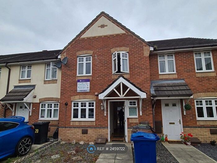 4 Bedroom Semi-Detached House To Rent In Borrowbeck Close, Wigan Greater, WN2