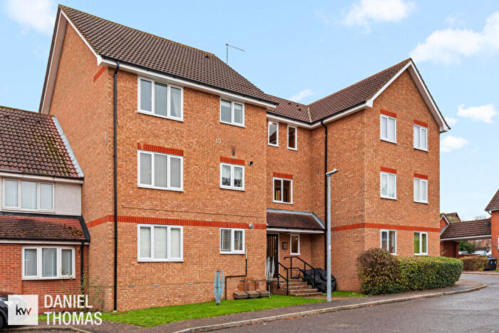 1 Bedroom Flat For Sale In Eagle Close, Waltham Abbey, EN9