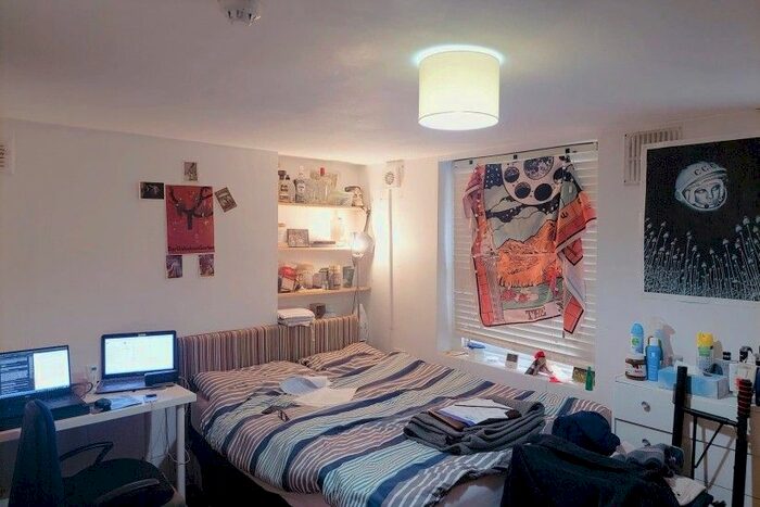 5 Bedroom Terraced House To Rent In Ford Square, London, E1