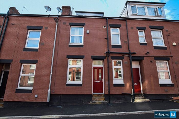 2 Bedroom Terraced House To Rent In Recreation Grove, Leeds, West Yorkshire, LS11