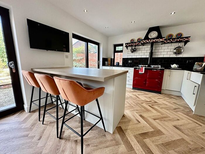 2 Bedroom Detached Bungalow For Sale In Station Road, Barnby Dun, Doncaster, DN3