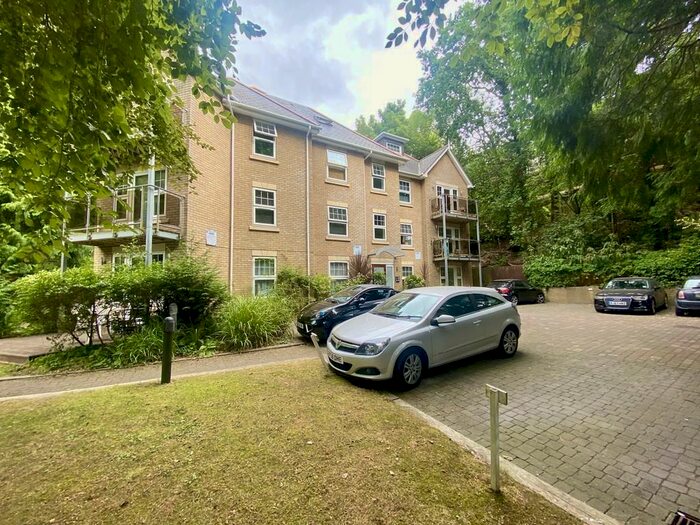 2 Bedroom Ground Flat To Rent In North Road, Lower Parkstone, BH14