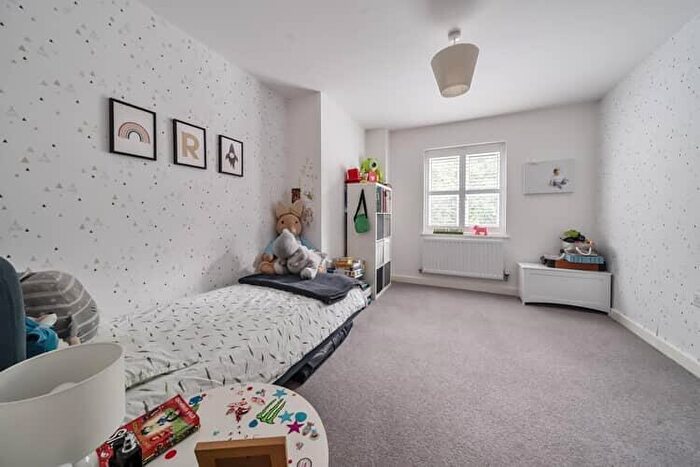 2 Bedroom Flat For Sale In Cardew Court, Bracknell, Berkshire, RG12