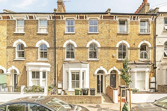3 Bedroom Flat For Sale In Dalyell Road, Brixton, SW9