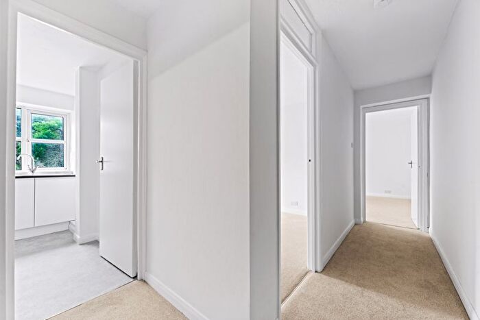 1 Bedroom Flat For Sale In Grove Road, Sutton, SM1