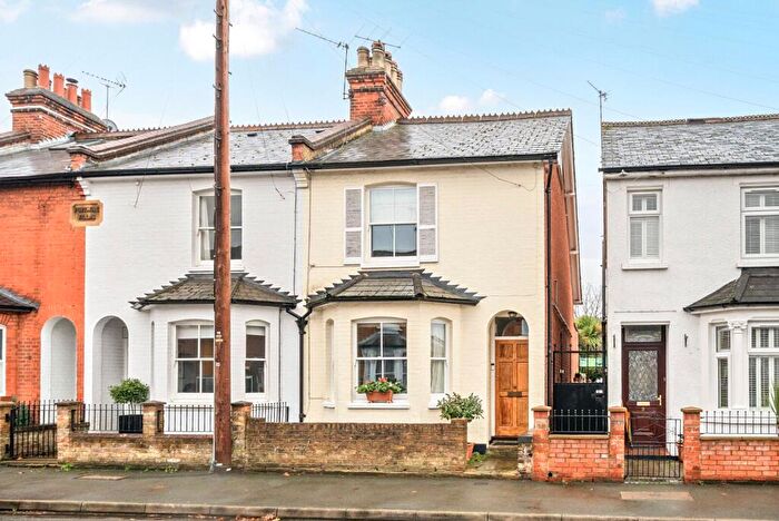 3 Bedroom End Of Terrace House For Sale In Dorchester Road, Weybridge, KT13