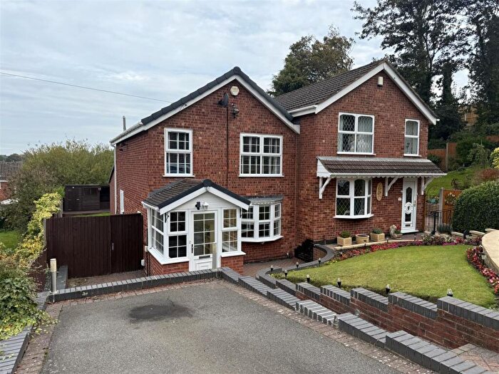 3 Bedroom Semi-Detached House For Sale In Bagnall Walk, Brierley Hill, DY5