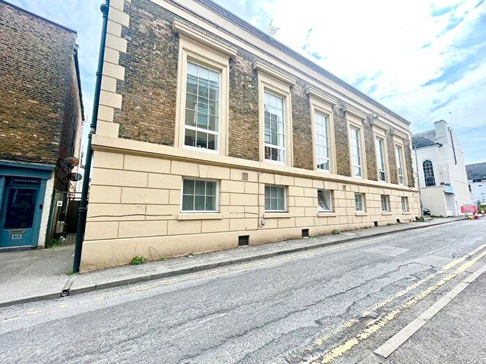 2 Bedroom Flat To Rent In St. Georges Hall, George Street, Ramsgate, CT11