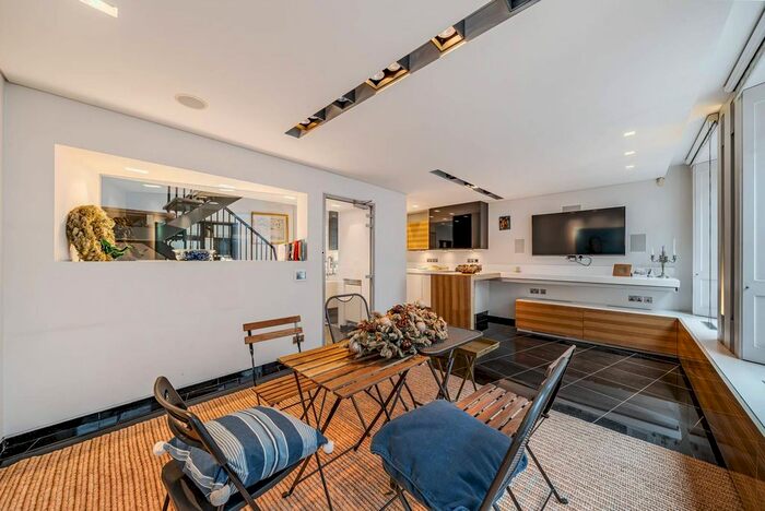 1 Bedroom Property To Rent In Catherine Wheel Yard, St James's, London, SW1A