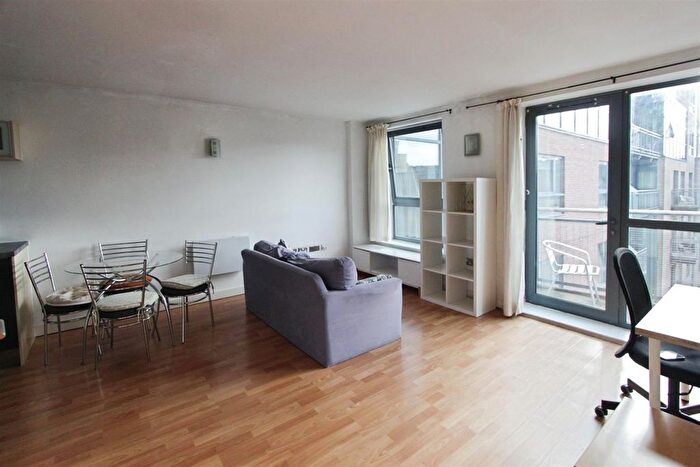 1 Bedroom Flat To Rent In West One Panorama, Sheffield, S1