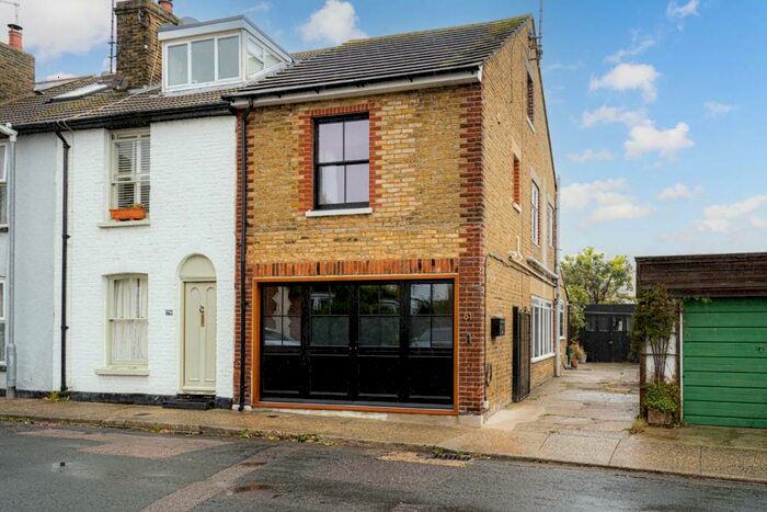 3 Bedroom End Of Terrace House To Rent In Victoria Street, Whitstable, CT5