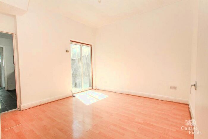 4 Bedroom House To Rent In Forest Road, London, N9
