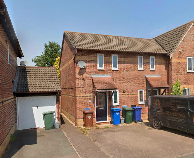1 Bedroom House To Rent In Acacia Walk, Southwold, OX26